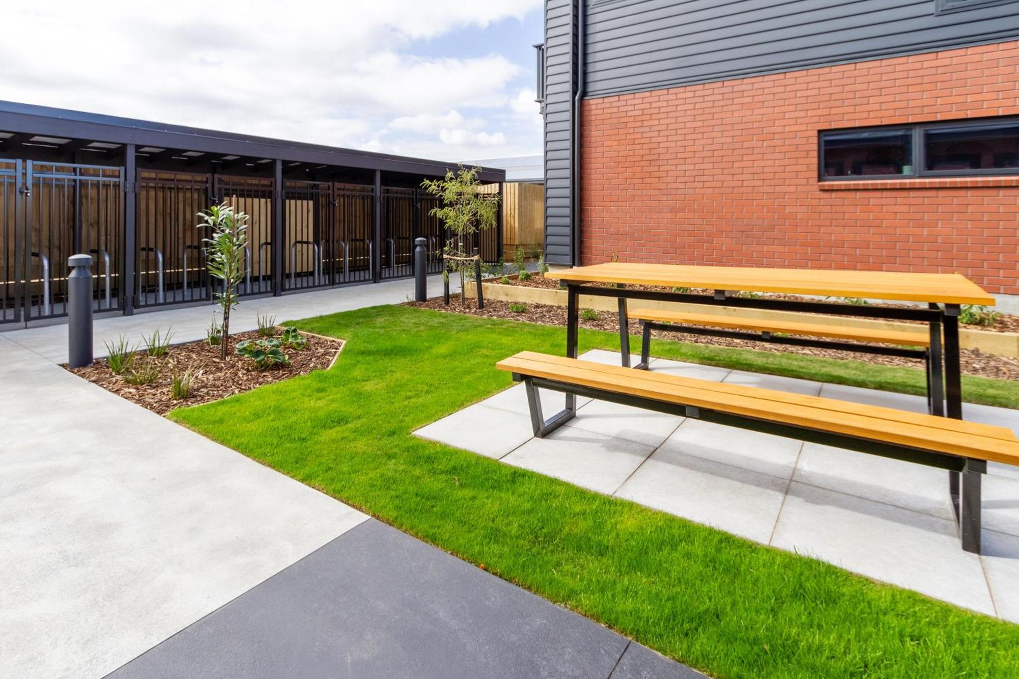 Downtown Comfort: Modern Studio With Backyard Christchurch Exterior foto
